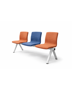 Banquette d&rsquo;accueil 3 places empilable &ndash; Assise en tissu rembourr&eacute; mousse HD Ossature m&eacute;tallique Coloris Bleu, Mangue ou Assortie