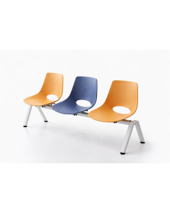 Banquette Kopi-O 3 places &ndash; Assise en polypropyl&egrave;ne Ossature tubulaire m&eacute;tallique Coloris Bleu, Mangue ou Assortie